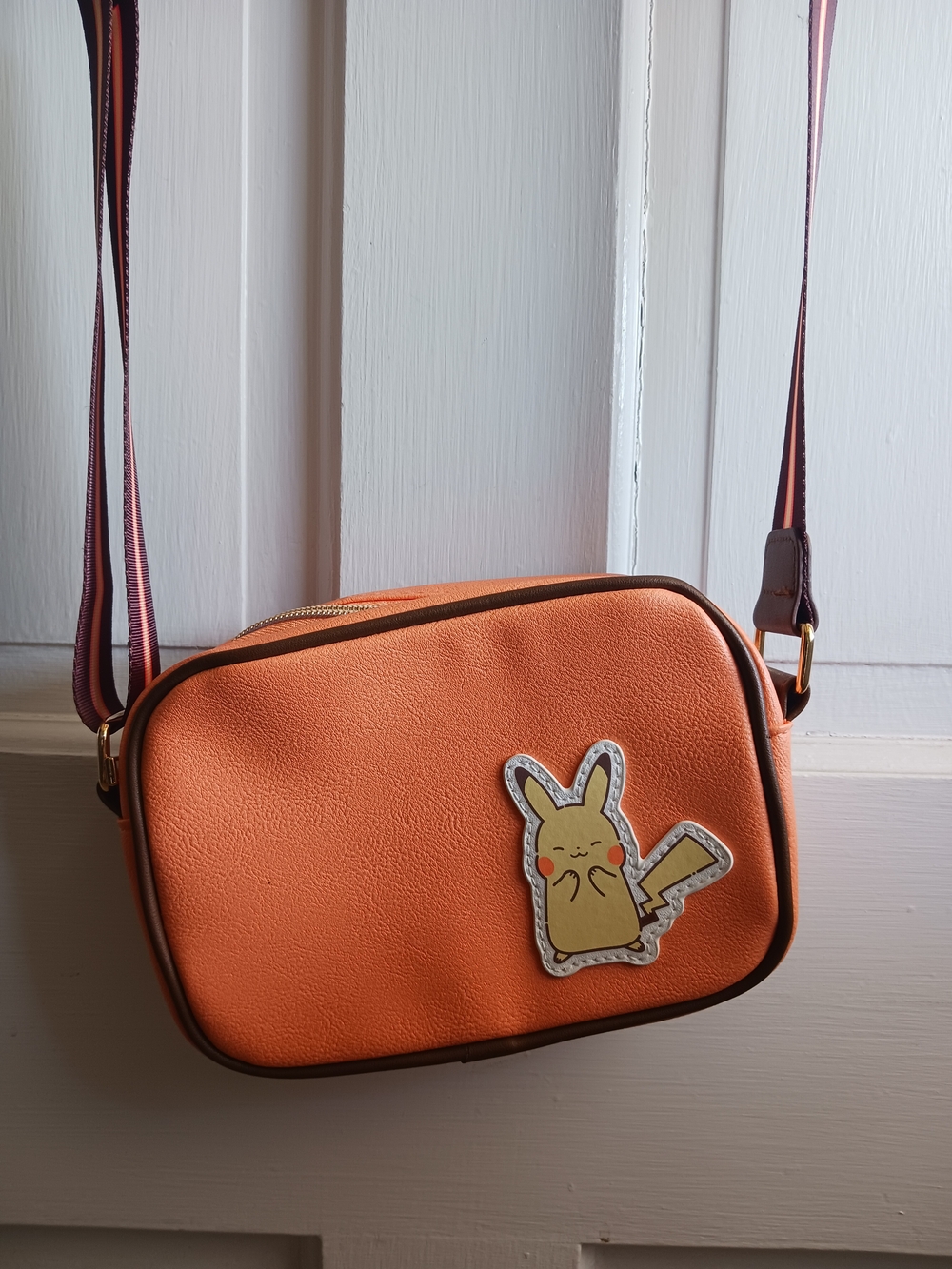Pokemon Pikachu Orange Crossbody Bag - Picture 2 of 3